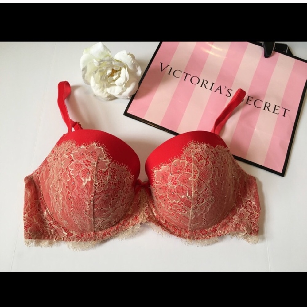 Victoria’s Secret Dream Angels Lined Demi Bra Red